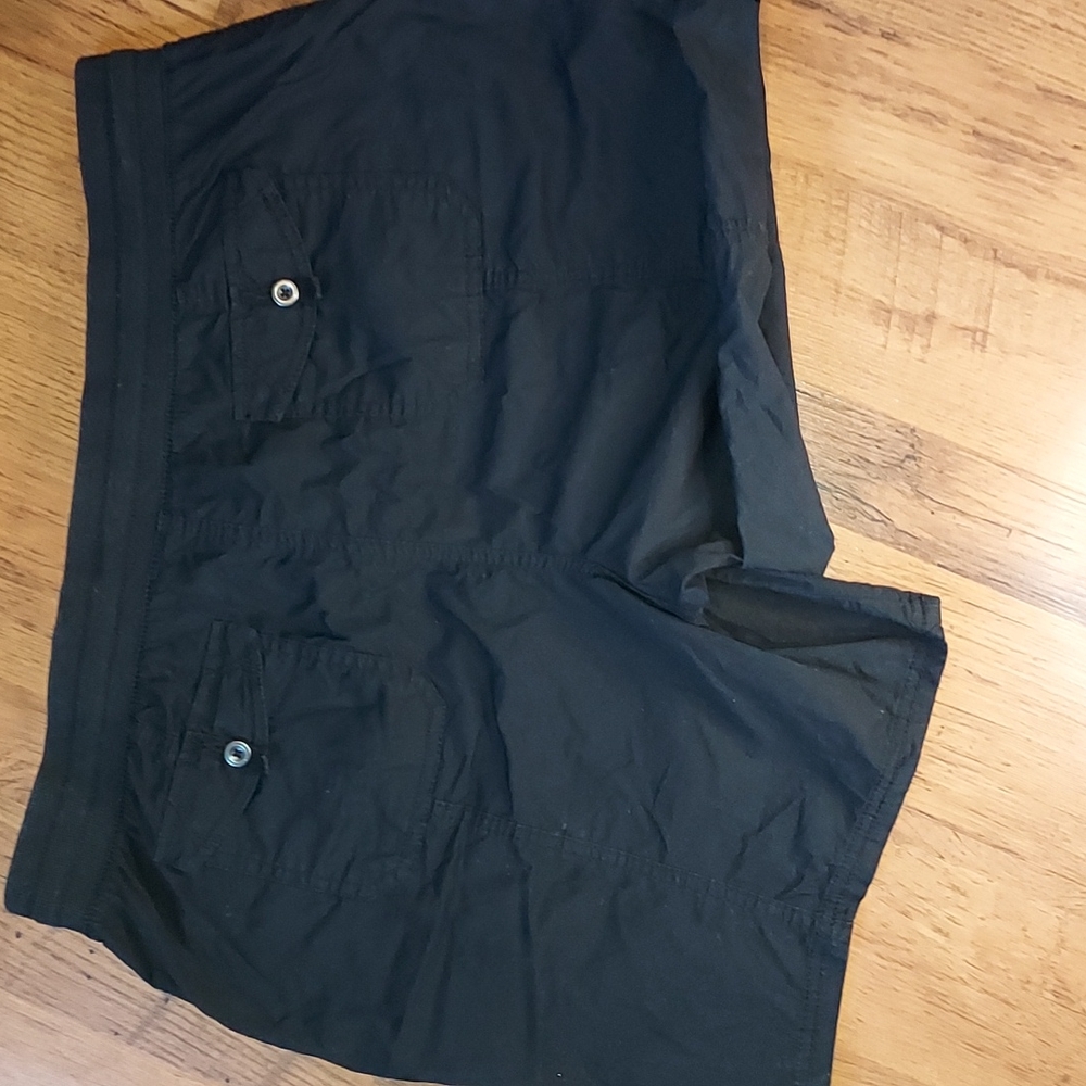 Shorts - Picture 2 of 4